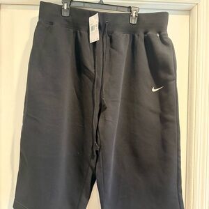 Nike Women's Cropped Black Sweat Pants NWT